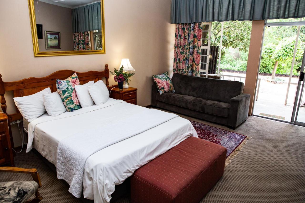 Woodpecker Guesthouse ฟิคส์เบอร์ก ภายนอก รูปภาพ