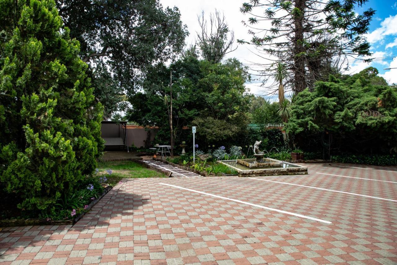 Woodpecker Guesthouse ฟิคส์เบอร์ก ภายนอก รูปภาพ
