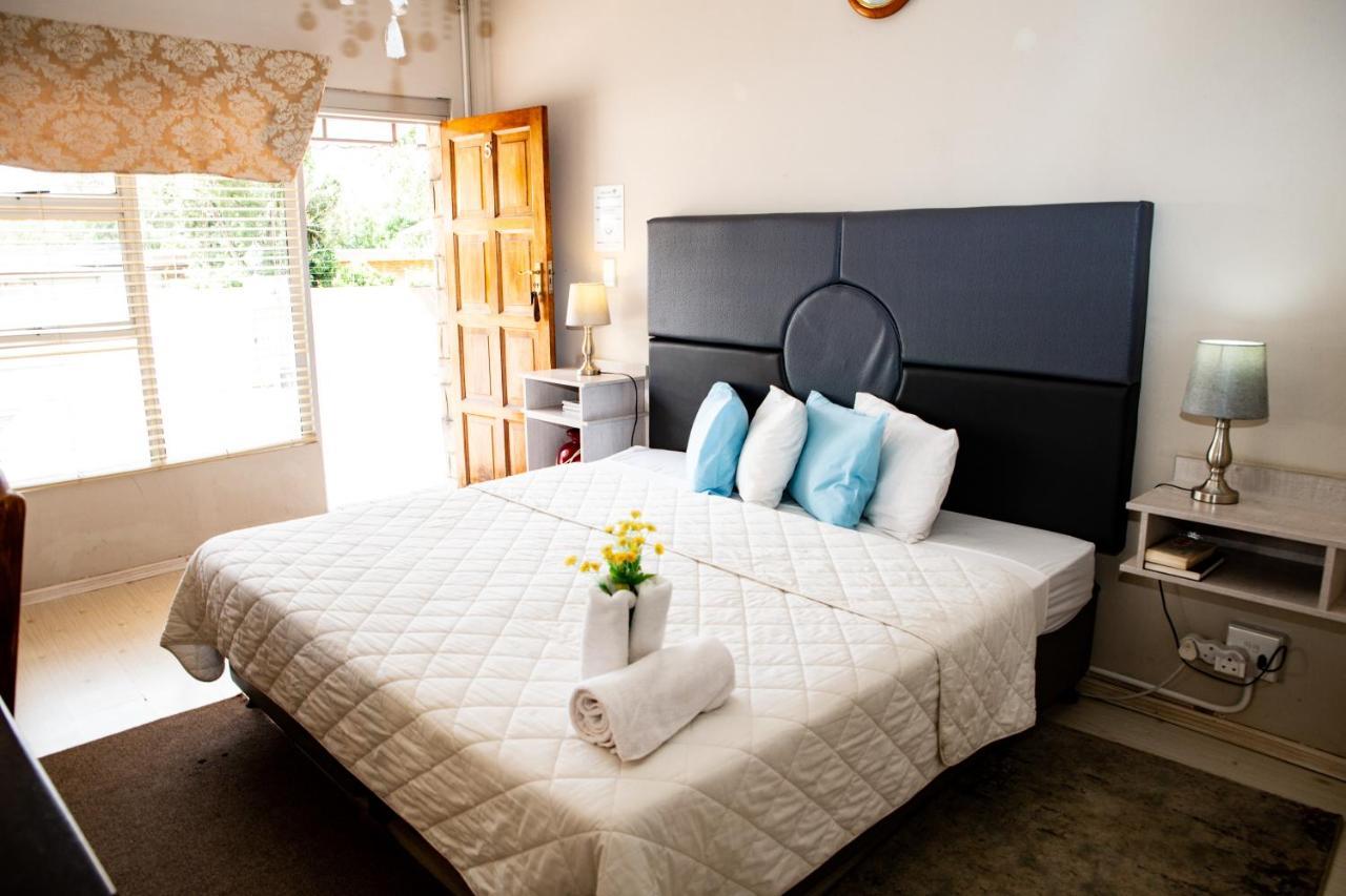 Woodpecker Guesthouse ฟิคส์เบอร์ก ภายนอก รูปภาพ