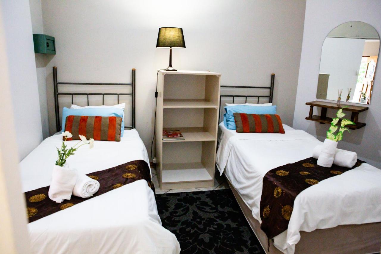 Woodpecker Guesthouse ฟิคส์เบอร์ก ภายนอก รูปภาพ