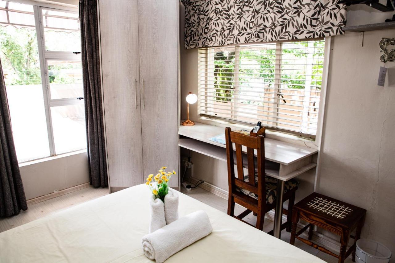 Woodpecker Guesthouse ฟิคส์เบอร์ก ภายนอก รูปภาพ