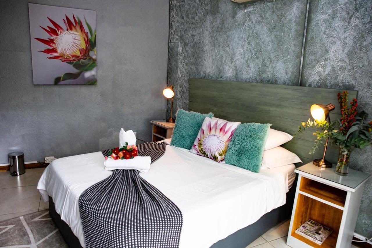 Woodpecker Guesthouse ฟิคส์เบอร์ก ภายนอก รูปภาพ