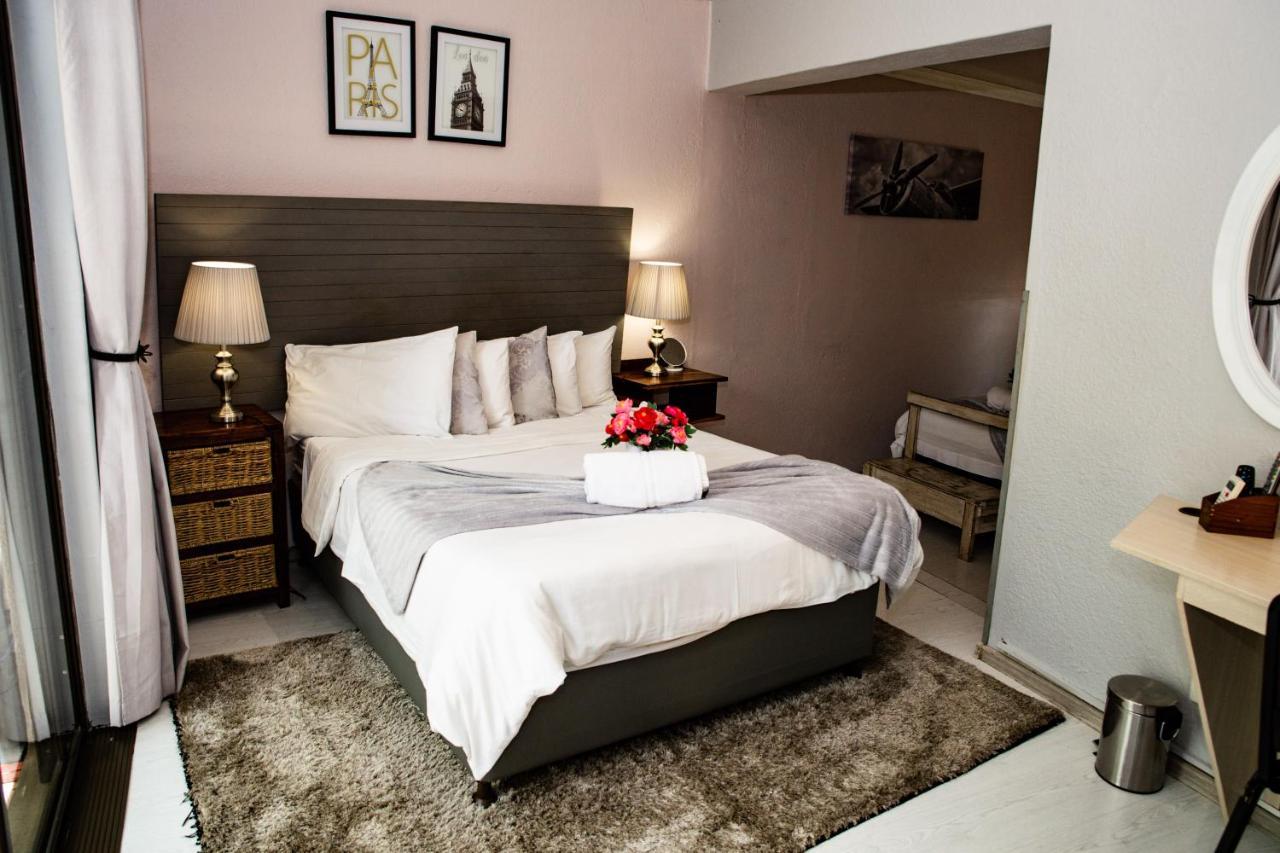 Woodpecker Guesthouse ฟิคส์เบอร์ก ภายนอก รูปภาพ